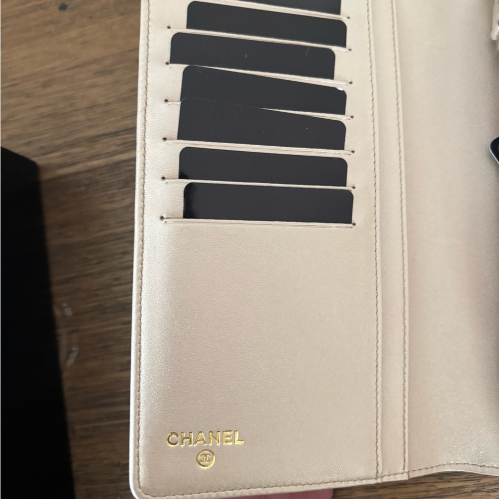 Chanel Wallet never used - Picture 3 of 8